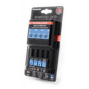 Cargador Panasonic eneloop pro BQ-CC65 con puerto USB